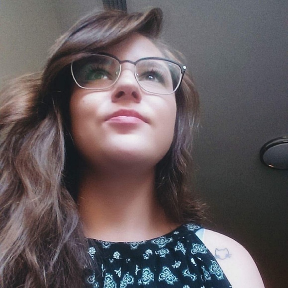 Meet your Posher, Sarah - Picture 4 of 7